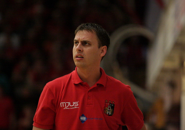 Sabáli Balázs a Körmend férfi kosárlabdacsapatának vezetőedzőjeként 2011-ben.