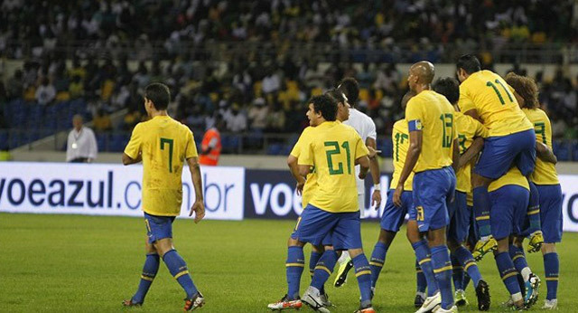 A brazil labdarúgó-válogatott barátságos mérkőzésen kétgólos győzelmet aratott a gaboni nemzeti csapat felett Libreville-ben, a Kína-Gabon Barátság Stadion avatóján.