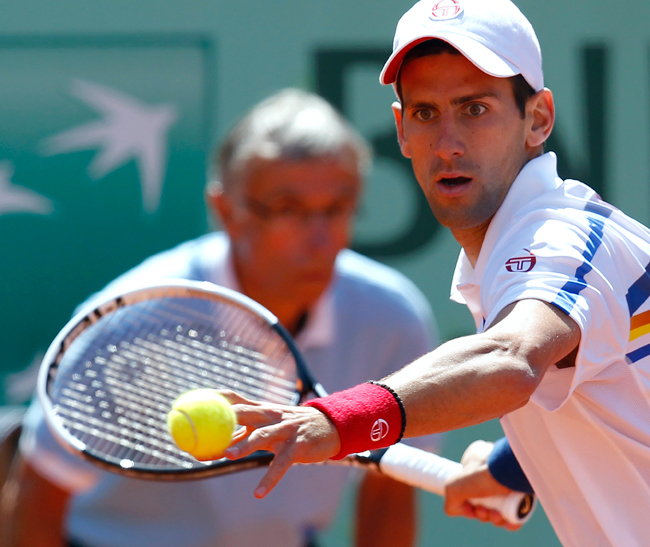 Novak Djokovics a Juan Manuel del Potro elleni 3. fordulós mérkőzésen a Roland Garroson