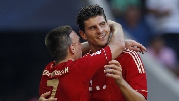 Mario Gomez újra betalált, az ő gólja is kellett az újabb három ponthoz - Fotó: bundesliga.de