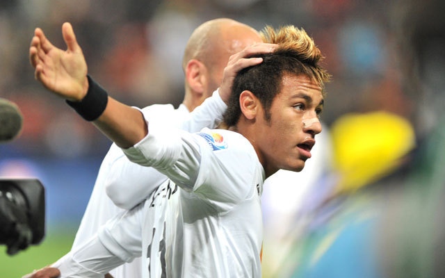 Neymar örül egy góljának a Santos mérkőzésén 2011-ben.