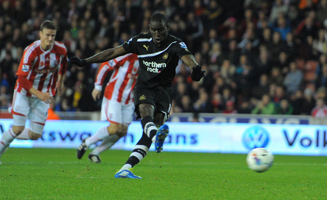 A Newcastle United vendégként 3-1-re verte a Stoke Cityt az angol labdarúgó-bajnokság 10. fordulójának záró találkozóján.