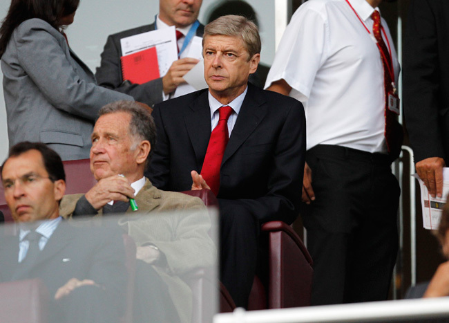 Wenger nem lehetett elégedett - Fotó: AFP