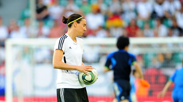 Bejelentette visszavonulását a világbajnok Birgit Prinz, aki 214 alkalommal szerepelt a német női labdarúgó-válogatottban