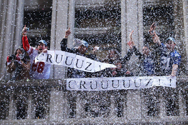 New York Giants győzelmét ünneplik a szurkolók a Super Bowl-diadal után