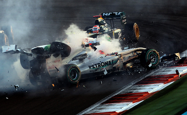 Michael Schumacher és Vitantonio Liuzzi ütközése a 2010-es idényzáró Abu Dhabi futamon.