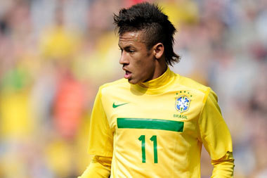 Neymar Messinek adná az Aranylabdát