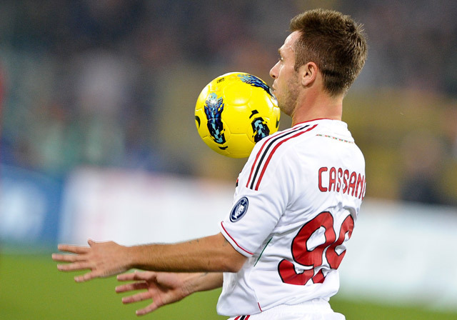 Öt hónappal szívműtétjét követően ismét a csapattal edzett Antonio Cassano, az AC Milan olasz válogatott csatára.