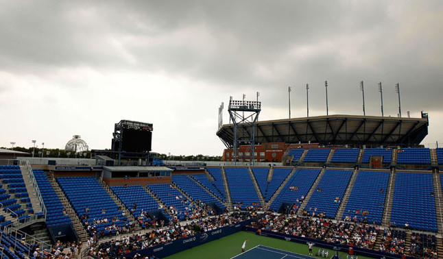Az Egyesült Államok keleti partján pusztító Irene névre hallgató hurrikán miatt csúszhat a US Open tenisztorna kezdése. Az évad utolsó Grand Slam tornájának kezdése ugyanis a várható természeti csapás miatt bizonytalanná vált. - Fotó: AFP