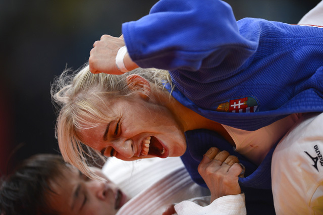 A 48 kg-os Csernoviczki Éva megnyerte a vigaszágon első találkozóját a londoni olimpia cselgáncstornáján szombaton, s a bronzéremért léphet tatamira.