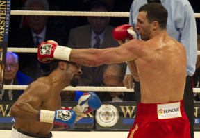 Vlagyimir Klicsko és David Haye meccse a WBA világbajnoki övéért - Fotó: AFP
