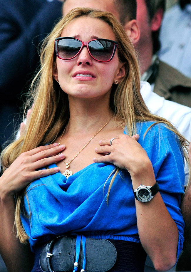Jelena Risztics, Novak Djokovics barátnője a wimbledoni férfitorna döntőjében.