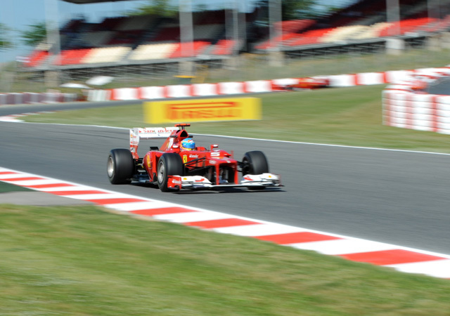 Fernando Alonso a Ferrari versenyzőjeként a Forma-1-es Spanyol Nagydíj szabadedzésén Barcelonában 2012-ben.