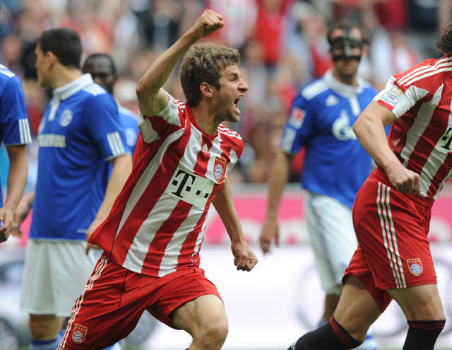 Thomas Müller duplázott a Schalke elleni rangadón