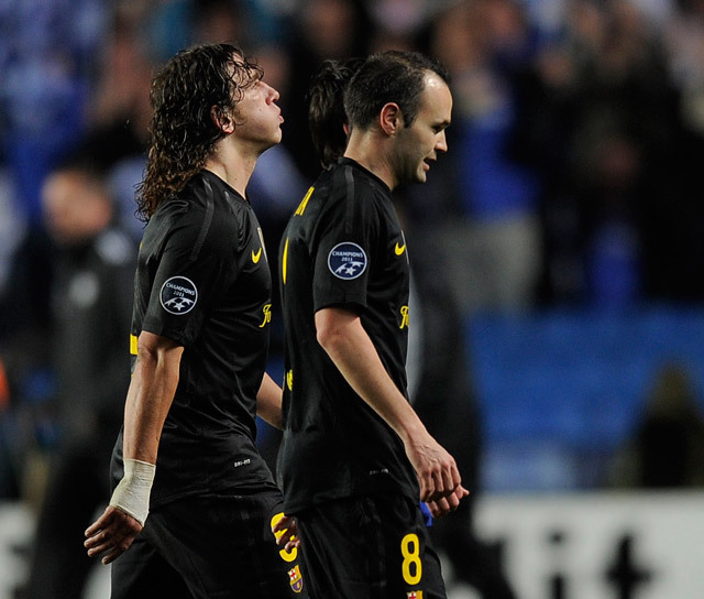 Carles puyol és Andés Iniesta a Chelsea-Barcelona (1-0) Bajnokok Ligája-elődöntő után