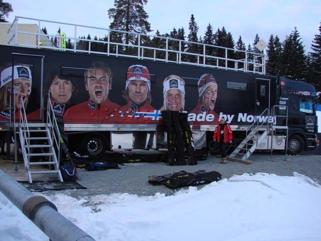 A norvég sífutó válogatott vax kamionja az oslói világbajnokságon