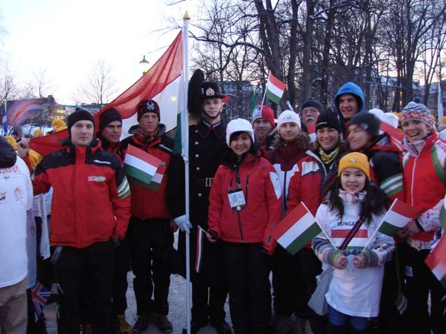 A magyar sífutó válogatott a világbajnokság megnyitóján Oslóban