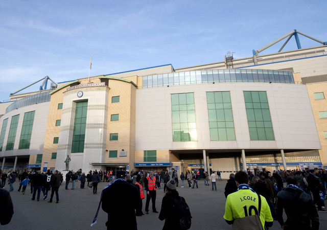 A Chelsea stadionjának, a Stamford Bridge-nek a bejárata 2011 novemberében
