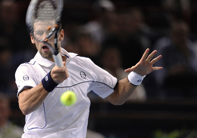 Szerdán a világelső Novak Djokovics is bemutatkozott a párizsi férfi tenisztornán, ahol egy második fordulós találkozó is 1,6 millió dollárt hozott neki a konyhára.