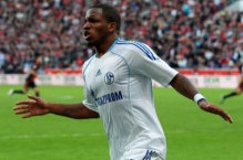 Schalke 04 egy hajrában szerzett góllal nyert a Bayer Leverkusen otthonában a német labdarúgó-bajnokság tizedik fordulójának vasárnapi játéknapján.