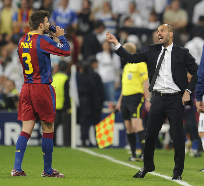 Gerard Piqué és Guardiola is elégedett volt - Fotó: AFP