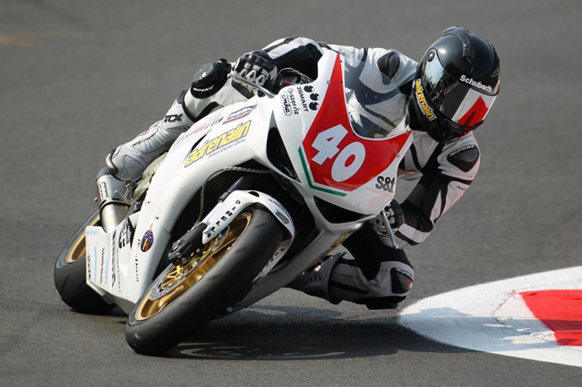 Győrfi Alen az Adrenalin H-Moto Team motorosa a Superstock 1000 kategóriában versenyez.