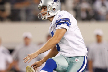 Dan Bailey, a Dallas Cowboys játékosa szerez egy mezőnygólt a Washington Redskins ellen.