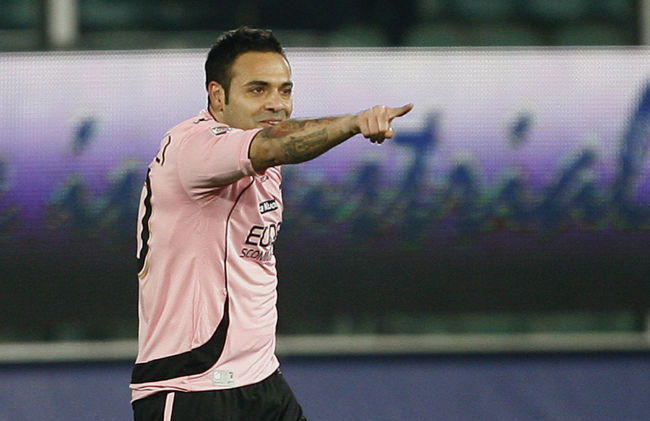 Miccoli a Palermo játékosa ünnepli a Juventus ellen szerzett gólját.