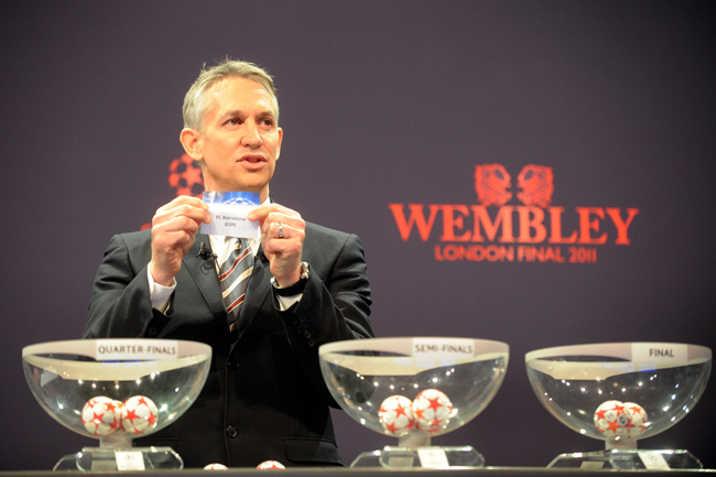 Gary Lineker a Bajnokok Ligája negyeddöntőinek sorsolásakor - Foró: AFP 