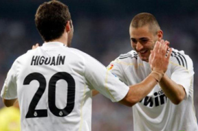 Gonzalo Higuaín és Karim Benzema, a Real Madrid sztárjai