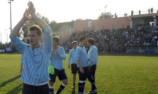 A Lazio játékosai rendkívül népszerűek most a saját szurkolótáboruknál, hiszen idén mindkét római derbit megnyerték 