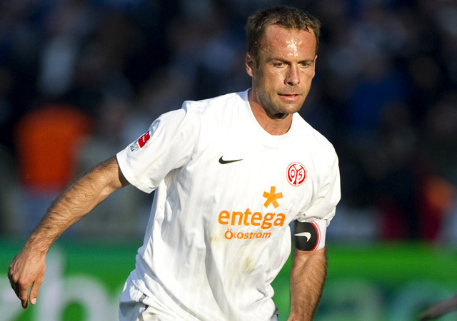 Nikolce Noveski, a Mainz játékosaként a Bundesligában 2012-ben.