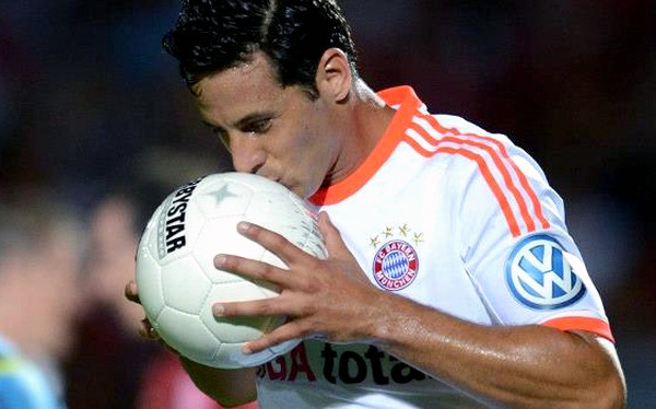 Claudio Pizarro eddig 12 évet töltött a Bundesligában, ebből egyaránt hatot a Bremen és a Bayern csapatában