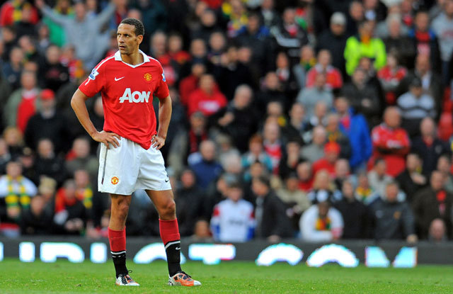 Rio Ferdiand a Manchester United egyik Premier League-mérkőzésén 2012-ben.