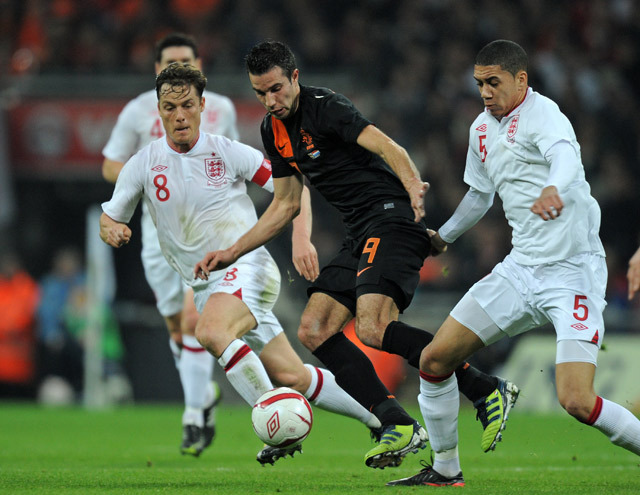 Anglia szerda este 3-2-es vereséget szenvedett Hollandiától felkészülési mérkőzésen, Arjen Robben a 93. percben szerezte a győztes gólt.