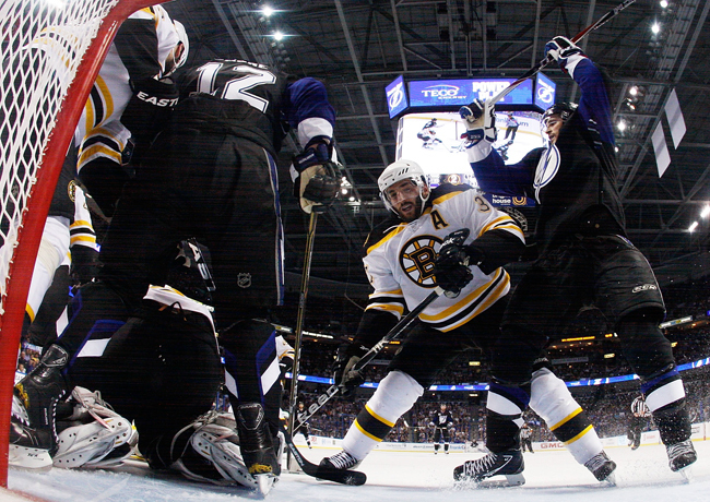 Boston Bruins-Tampa Bay Lightning párharc hatodik összecsapása az NHL Keleti Főcsoportjának döntőjében.