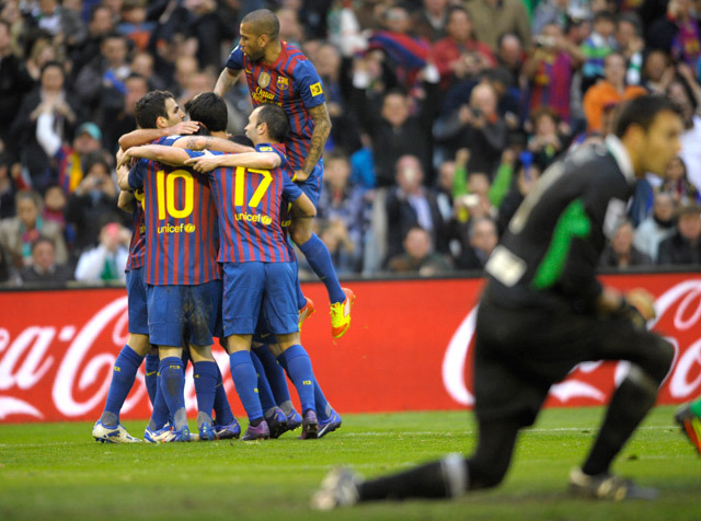A Barcelona 2-0-ra nyert a Racing Santander otthonában. Messi duplázott, tartja a lépést Ronaldóval a góllövőlistán.