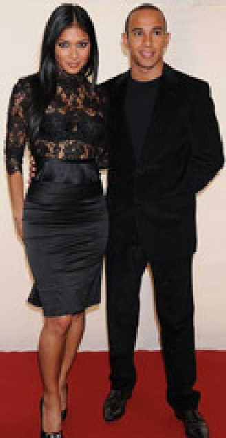A hírek szerint négy év után véget ért Lewis Hamilton és Nicole Scherzinger popénekesnő kapcsolata a nagy távolság miatt.