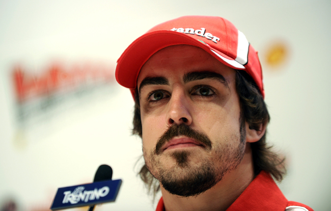 Fernando Alonso nyilatkozik-Fotó:afp