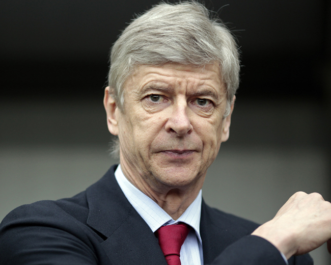 Arséne Wenger, az Arsenal menedzsere csapata egyik Premier League-mérkőzésén