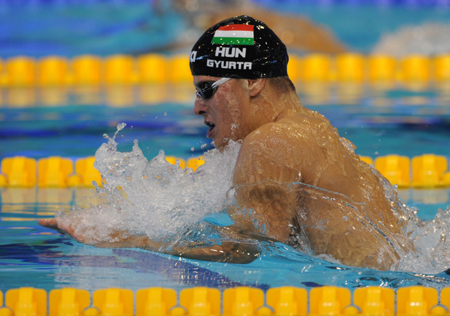 Gyurta Dániel úszik a férfi 200 méteres mellúszás előfutamában a debreceni Európa-bajnokságon 2012-ben.