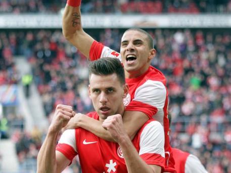 A Szalai Ádámmal felálló Mainz 4-0-ra verte a Kaiserslauternt, és a csatár is megszerezte első gólját azóta, hogy visszatért súlyos térdsérüléséből.