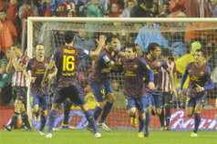 A zuhogó esőben, teljesen felázott pályán rendezett összecsapáson a katalán elitalakulat közel állt ahhoz, hogy az idény során először vereséget szenvedjen, de Lionel Messi a 91. percben egyenlíteni tudott.