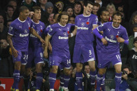 A 11 hellyel előrébb lévő Tottenham nyert a Fulham vendégeként az angol labdarúgó-bajnokság 11. fordulójának vasárnapi zárómérkőzésén