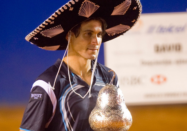 David Ferrer az Acapulcói ATP-tornán nyert trófeával 2012-ben
