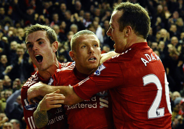 A Liverpool Bellamy (középen) góljával jutott a Ligakupa döntőjébe - Fotó: AFP
