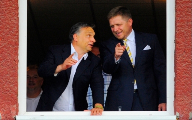 A két miniszterelnök álláspontjai a labdarúgáson keresztül közeledhetnek egymáshoz - Fotó: SITA