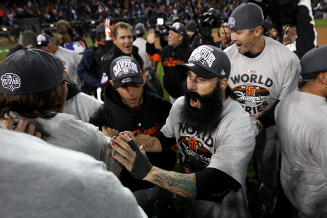 A San Francisco Giants ünnepli a Detroit Tigers elleni győzelmét az MLB döntőjében 