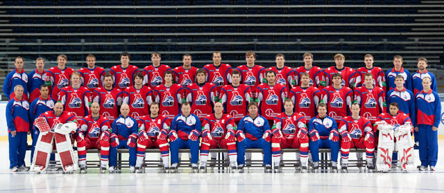 A Lokomotiv Jaroszlavl jégkorong-csapatának tagjai.