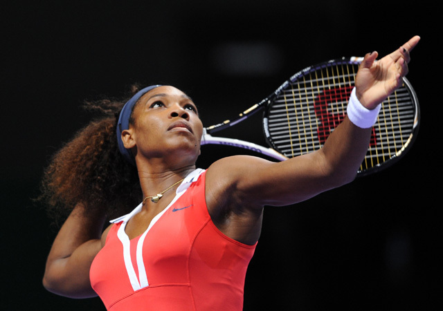 Serena Williams az Agnieszka Radwanska elleni mérkőzésén a WTA-világbajnokságon 2012-ben.